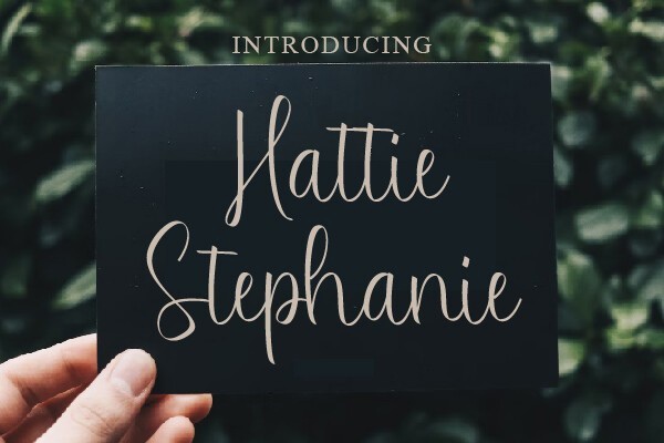 Przykład czcionki Hattie Stephanie